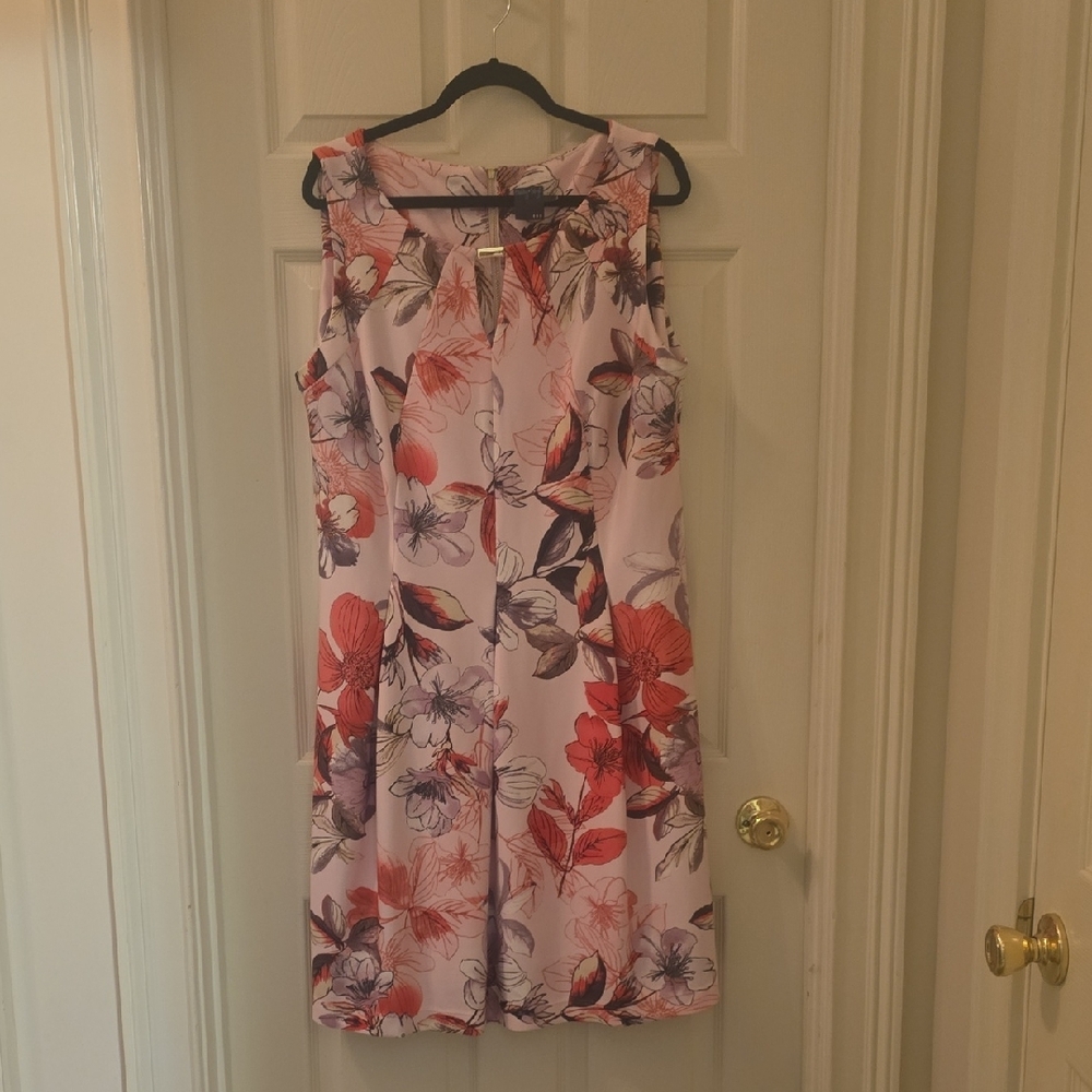 Gabby Skye Floral‎ Dress